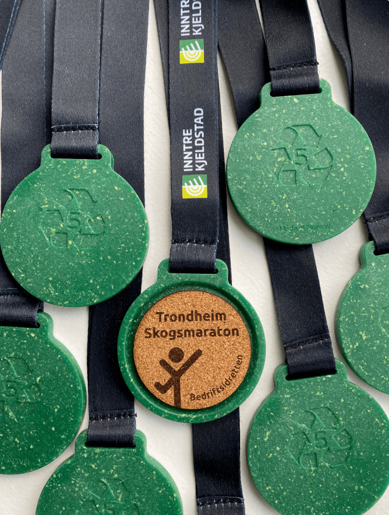 medalje laget av plastavfall